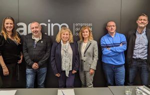 Miembros de la junta directiva de APECAE